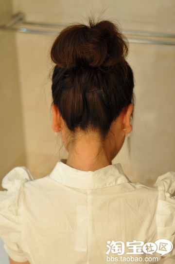 真人示夏季<em>长发</em>盘发<em>发型</em>范超级<em>简单</em>丸子头(四