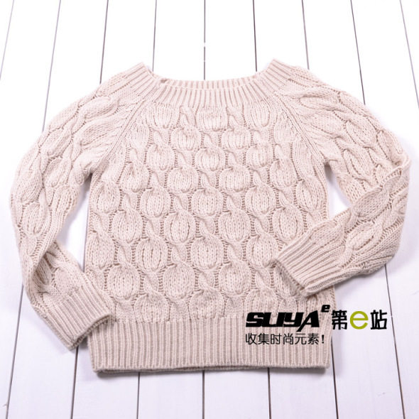 求购<em>圆领长款毛衣,搭配</em>粉色大衣穿的,急呀呀!-