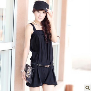 求购一款 艾莱依的 黑色连体裤 <em>短裤不过膝盖</em>–