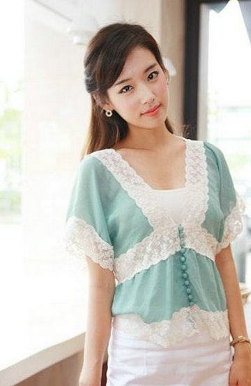 时尚<em>女生自然卷</em>的<em>头发怎么办</em>发型清纯唯美随意