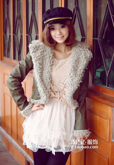 黄色短款呢大衣 <em>搭配毛呢短裤</em>显瘦_azuratang