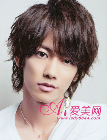 9款魅力<em>自然卷</em>的<em>头发怎么办</em>男生短发演绎秋冬